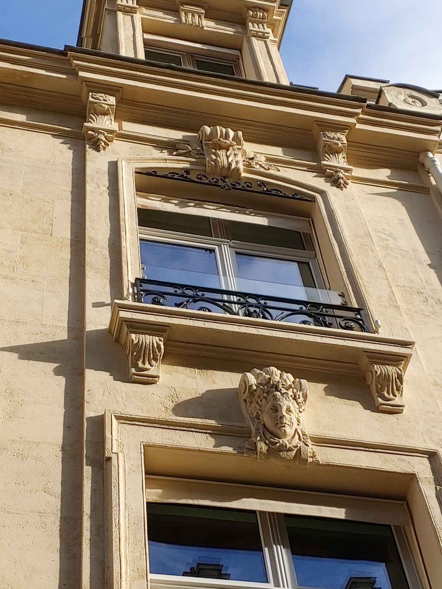 Paris – Stores à projection – CBRE